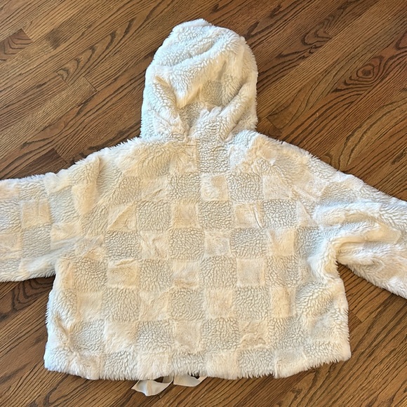 By Anthropologie Cropped Faux Fur Hooded Jacket NWT L - Picture 8 of 13